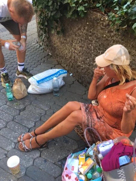 Gerade für Frauen ist die Situation auf der Straße hart. Gerade für Frauen ist die Situation auf der Straße hart.