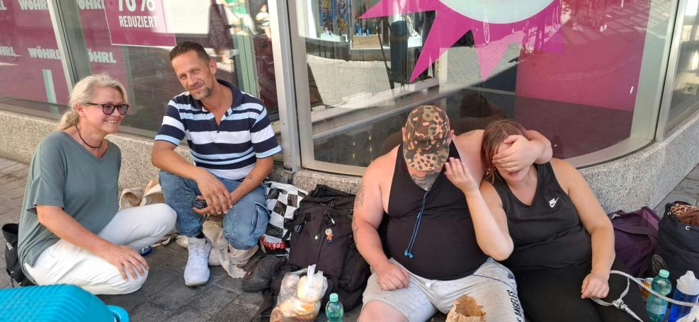 Manche Leute möchten natürlich nicht erkannt werden, freuen sich aber über Geschenke. Manche Leute möchten natürlich nicht erkannt werden, freuen sich aber über Geschenke.